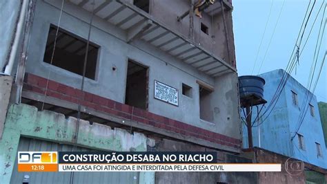 Parte De Obra Desaba No Riacho Fundo Ii Df G