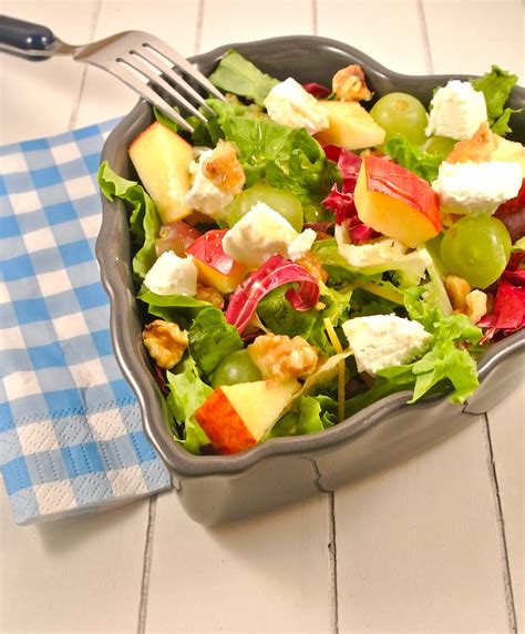 Salade Met Sla Druiven Walnoten En Geitenkaas Lekker En Simpel