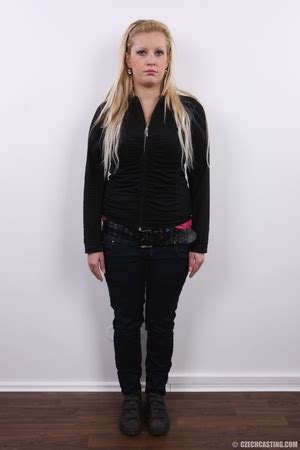 Chubby Brunette With Turn On Eyes Strip Nude To Show Big Xxx Dessert