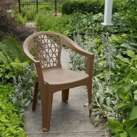 Creative Ways to Upcycle Plastic Garden Chairs – elsesun