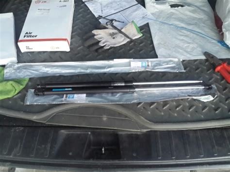 Заменил амортизаторы багажника — Honda Accord Wagon (6G), 2,3 л, 2001 ...