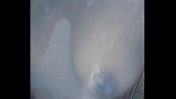 Mi Putica Tomando Una Ducha Comma Franelas Mojadas Para Nosotros Mostrando Sus Pechos Porn