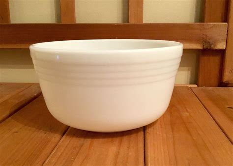 Pyrex White Mixing Bowl Makers Mark Pyrex 24 Made In Usa Etsy