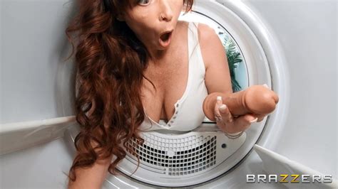 Syren De Mer Finds A Dildo In A Dryer And Then Scott Nails Gives Her The Real Thing In The Ass