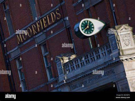 Moorfields Eye Hospital Stock Photo - Alamy