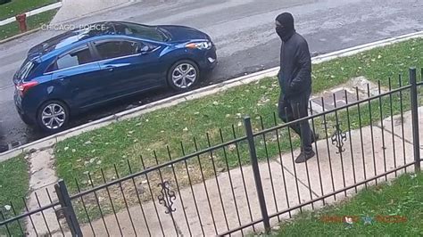 Video Masked Gunman Wanted In 2 Chicago Killings Abc News