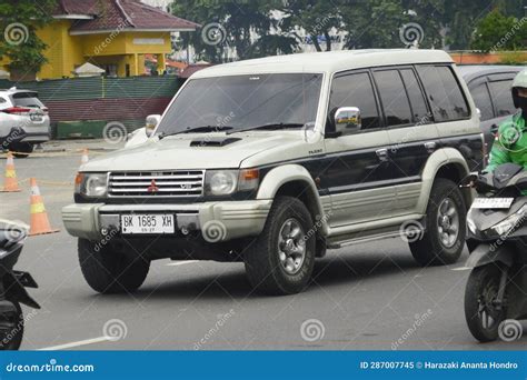 Mitsubishi Pajero V Wagon Wd Editorial Image Image Of North