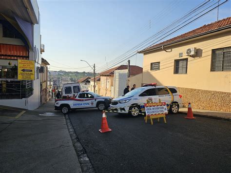 Local Onde Im Vel Desabou No Centro De Botucatu Passa Por Per Cia