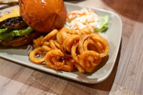 BBW By Tie Fun Wan Giant Messy Burgers Creme Brulee Waffles American Milkshakes In Kovan