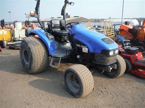 New Holland Tc45d 4wd Compact Tractor With 3 Point Linkage Turf Tyres