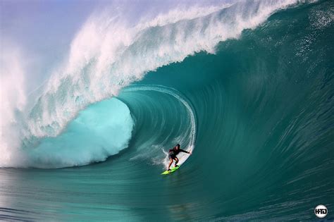 Surf Teahupoo La Vague Mythique De Tahiti En Forme Olympique