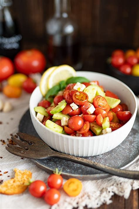 Schneller Tomaten Gurken Salat Mit Feta Einfaches Rezept