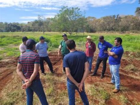 Produtores Rurais S O Capacitados Para Uso De P Carregadeira