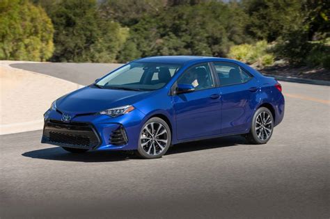 2018 Toyota Corolla Pictures 229 Photos Edmunds