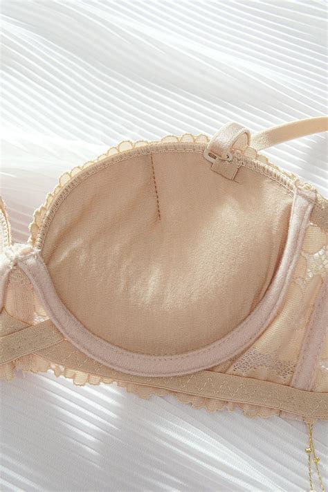 Women Wired Bra Seamless Lace Push Up Bra Stretchable sexy lingerie 有钢圈内衣 Bra Top Innerwear Coli