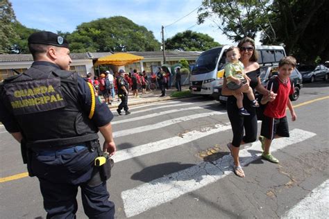 Transitar Em Velocidade Incompativel A Segurança Diante De Escolas