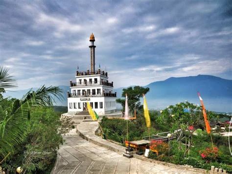 22 Tempat Wisata Di Sulawesi Tengah Yang Paling Populer