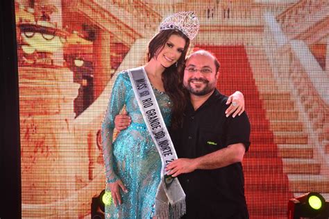 Representante De Tibau Brenda Pontes A Nova Miss Universo Rn