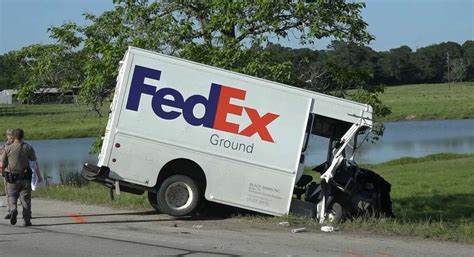 Six Hurt in Crash with FedEx Truck | The Callahan Law Firm