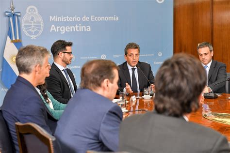 Acuerdo Entre El Gobierno Y Supermercados Para Frenar Aumentos De