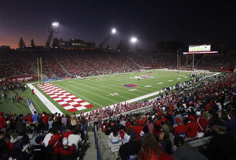 Fresno State Football Stadium Capacity