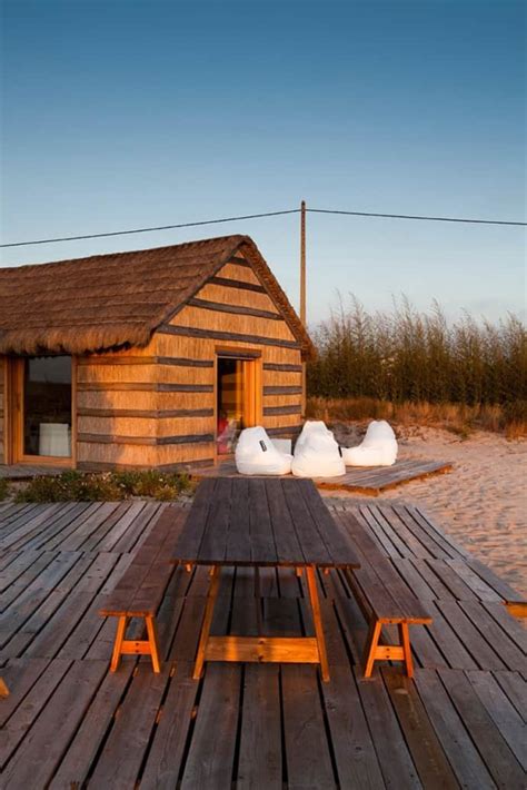 Top 10 Most Beautiful Beach Houses Across the World Presented on Designrulz