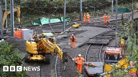 Croydon Tram Crash Victims Ejected Through Windows Bbc News