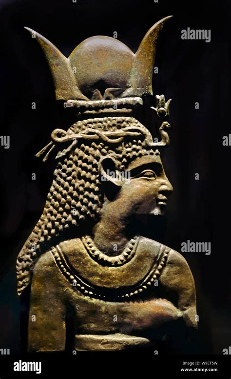 Isis goddess hi-res stock photography and images - Alamy