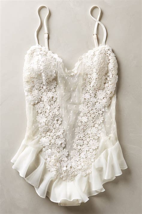 Sexy All White Lingerie Sets To Wear On Your Wedding Night