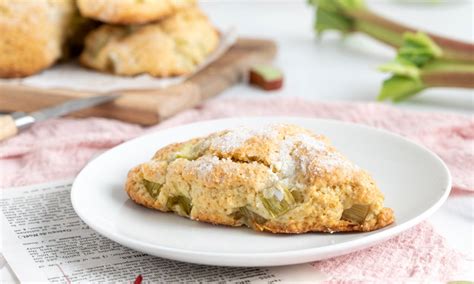 Rhabarber Vanille Scones Rezept Dr Oetker