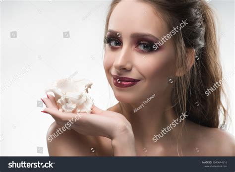 Beautiful Smiling Naked Shoulders Girl Holds Stock Photo Shutterstock
