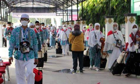 Jemaah Calon Haji Asal Grobogan Tertunda Berangkat Ke Tanah Suci