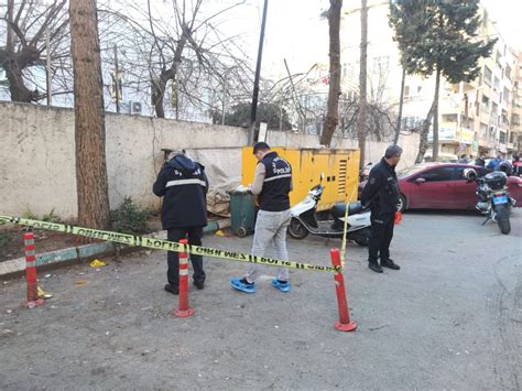 Polis Merkezinin N Nde Husumetli Iki Grup Silahl Kavga Kard G Ndem