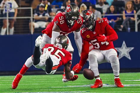 Bucs Defense Sets Tone With Its Standard