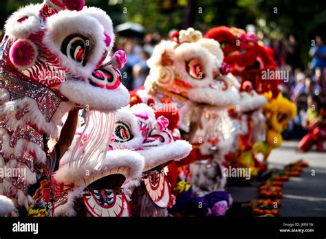 Traditional Lion Dance Stock Photo - Alamy