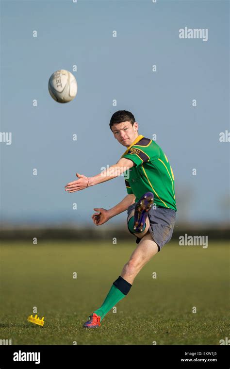 Rugby kick conversion hi-res stock photography and images - Alamy