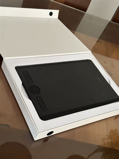 Wacom Intuos pro medium | LankaMarket