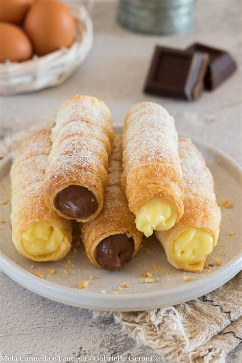 Cannoli Veloci Alla Crema Pasticcera E Crema Al Cioccolato