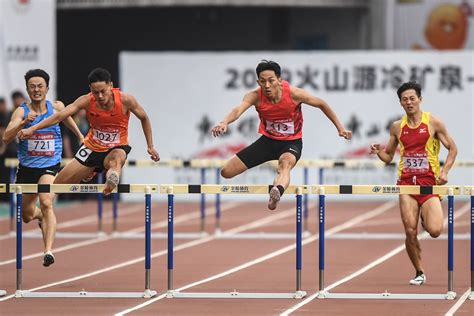 田径——全国锦标赛：谢智宇男子400米栏夺冠河南队