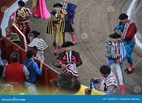 Matador on the Arena Ready To Bullfight Editorial Stock Image - Image ...