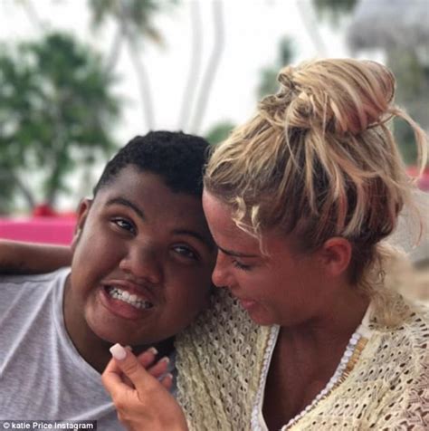 Katie Price Puts On An Eye Popping Display In Bikini Daily Mail Online