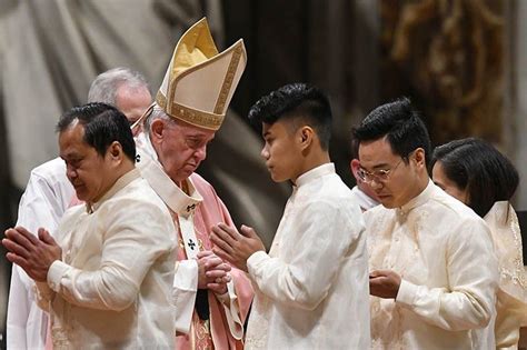 Pope Francis Thanks Filipino Migrants As He Leads Simbang Gabi In