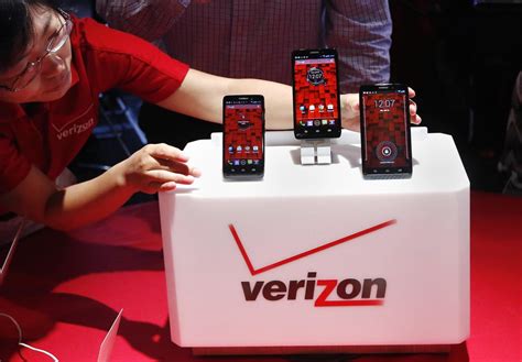 Verizon debuts brand new Droid smartphone lineup: Droid Ultra, Droid ...