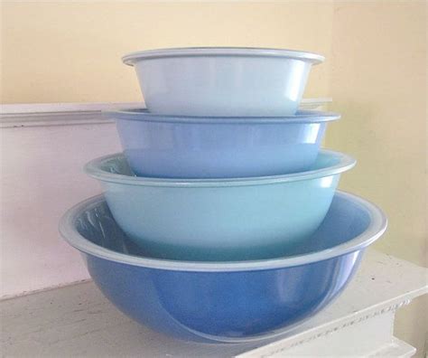 Home And Living Bowls Set Of Four Nesting Pyrex Blue Mixing Bowls Kitchen