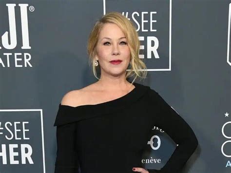 Christina Applegate Admits She Hasnt Showered ‘in Three Weeks And Her