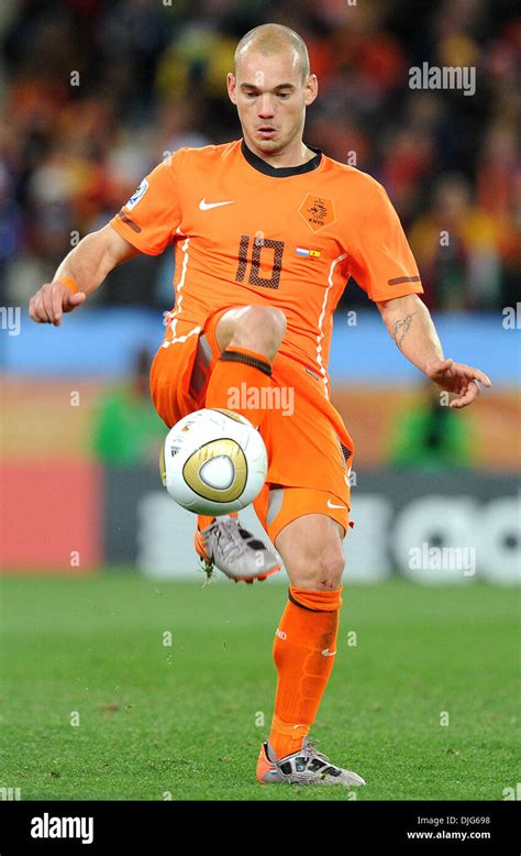 Wesley Sneijder 2010 : Wesley Sneijder In Action During The Match Editorial Stock Image Image Of ...