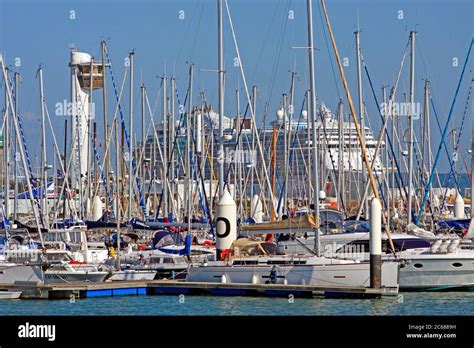 Der Hafen Von Le Havre Fotos Und Bildmaterial In Hoher Aufl Sung Alamy