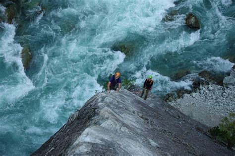 Squamish Rock Climbing » Summit Mountain Guides