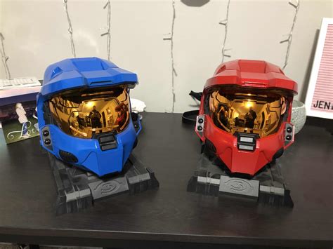 [2019] Finished painting my Halo 3 Legendary Helmets Red vs. Blue, and ...