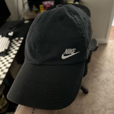 -black Nike hat - Depop